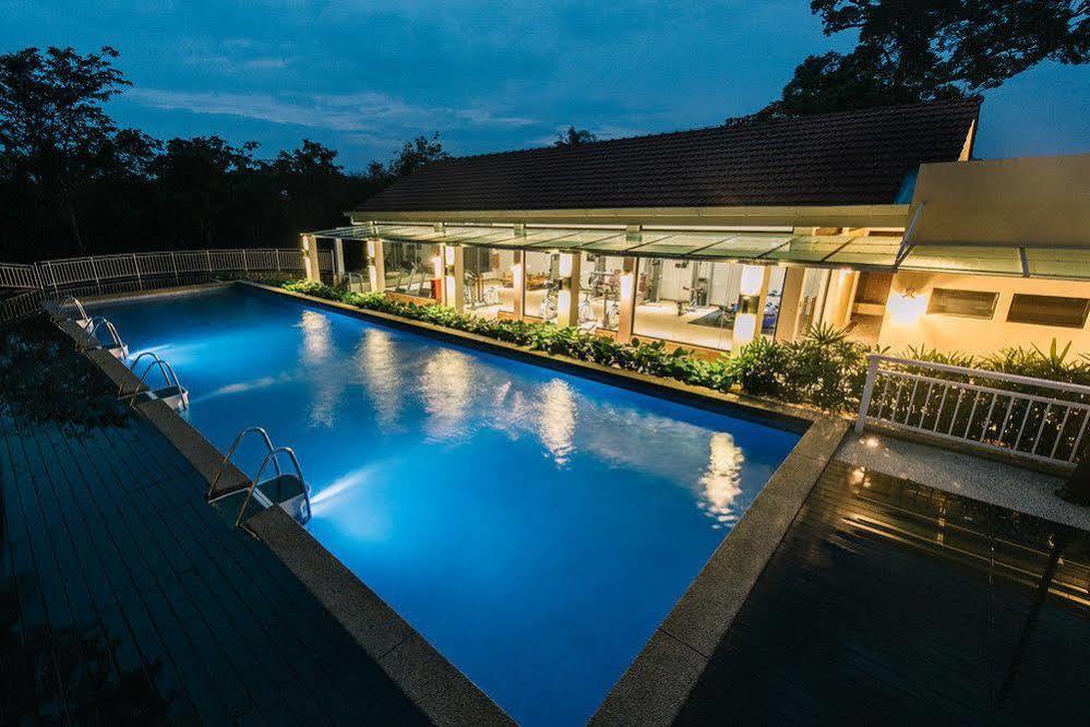 Bed and Breakfast Botanica Mansion Balik Pulau Exterior foto
